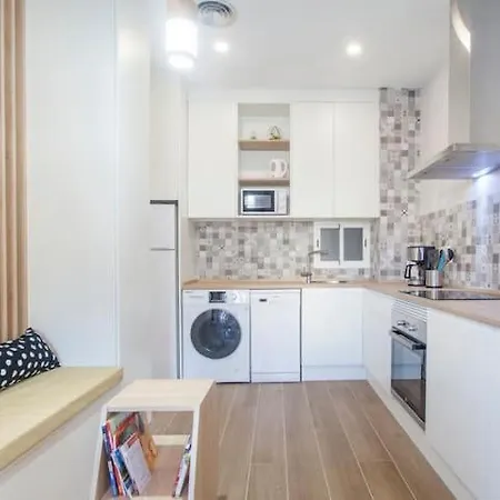 New 4 Pax Front Station Wifi Διαμέρισμα